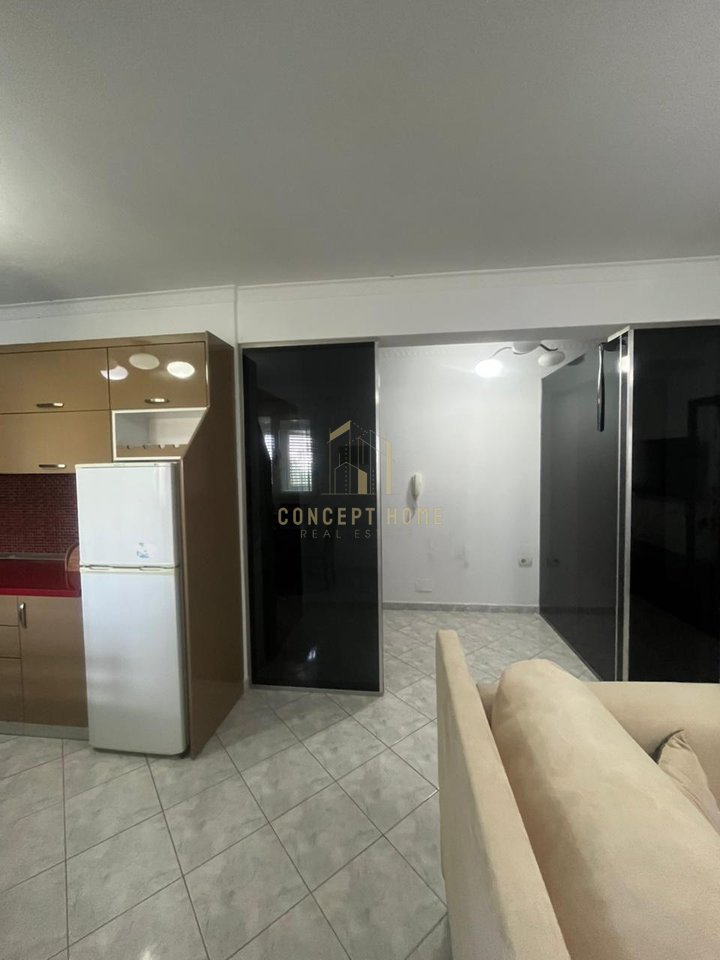 Shitet Apartament 2+1 tek Kthesa e Kamzes