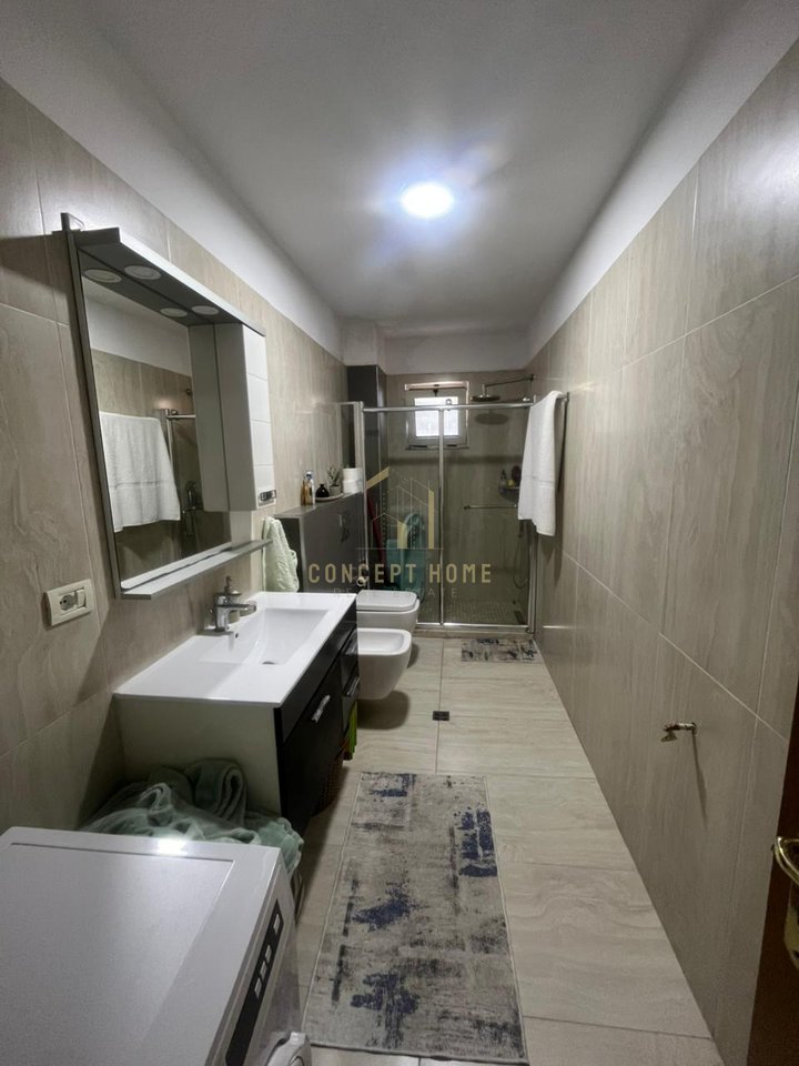 Shitet Apartament 2+1 tek Kthesa e Kamzes