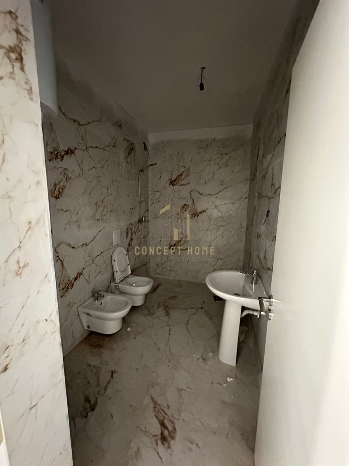 Jepet me qera apartament 1+1 ne Kamëz