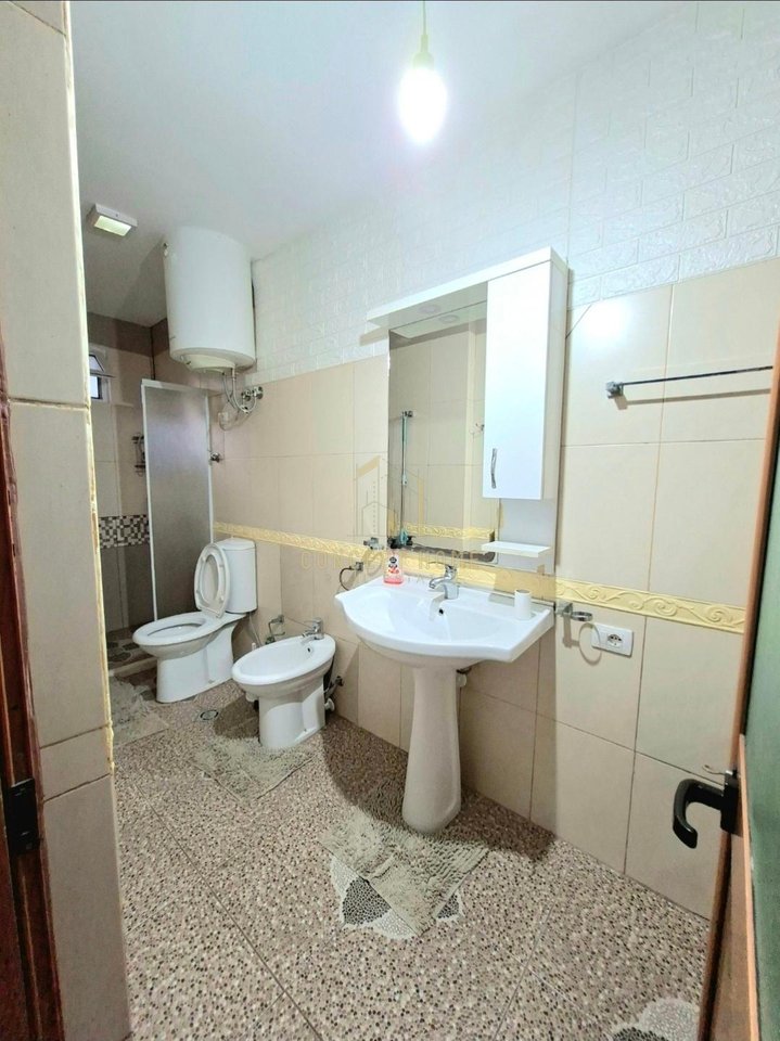 Jepet me qera shtepi private ne Kinostudio
