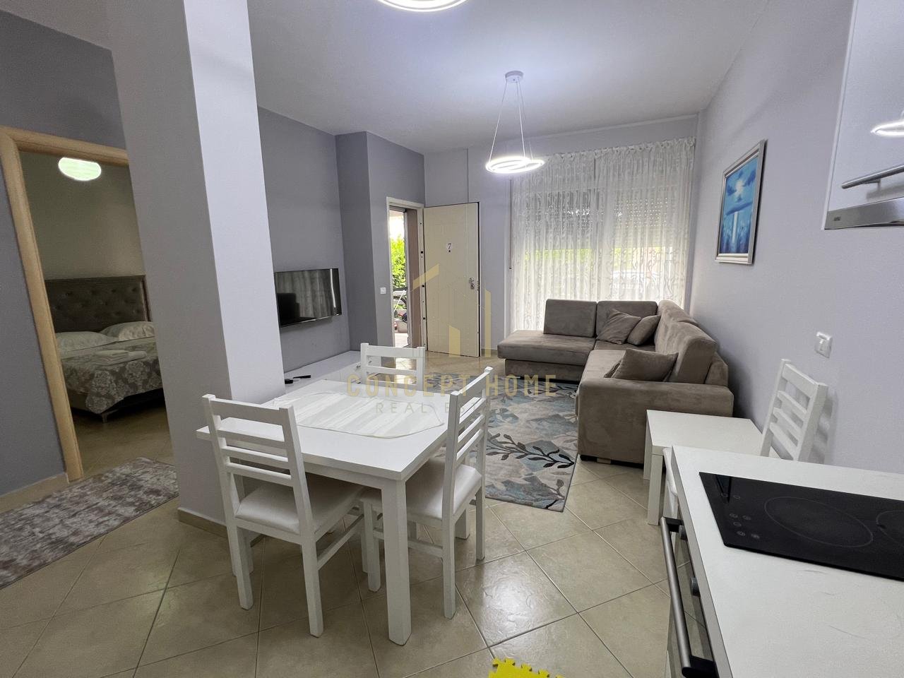 Shitet  apartament 2+1 tek Gjiri Lalzit
