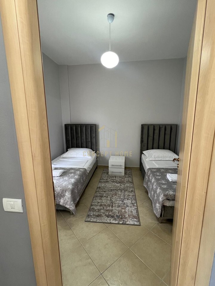 Shitet  apartament 2+1 tek Gjiri Lalzit