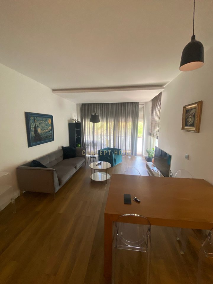 Apartament 2+2 Me Qira në Liqeni i Thatë, Tiranë - 900€ | 105 m²