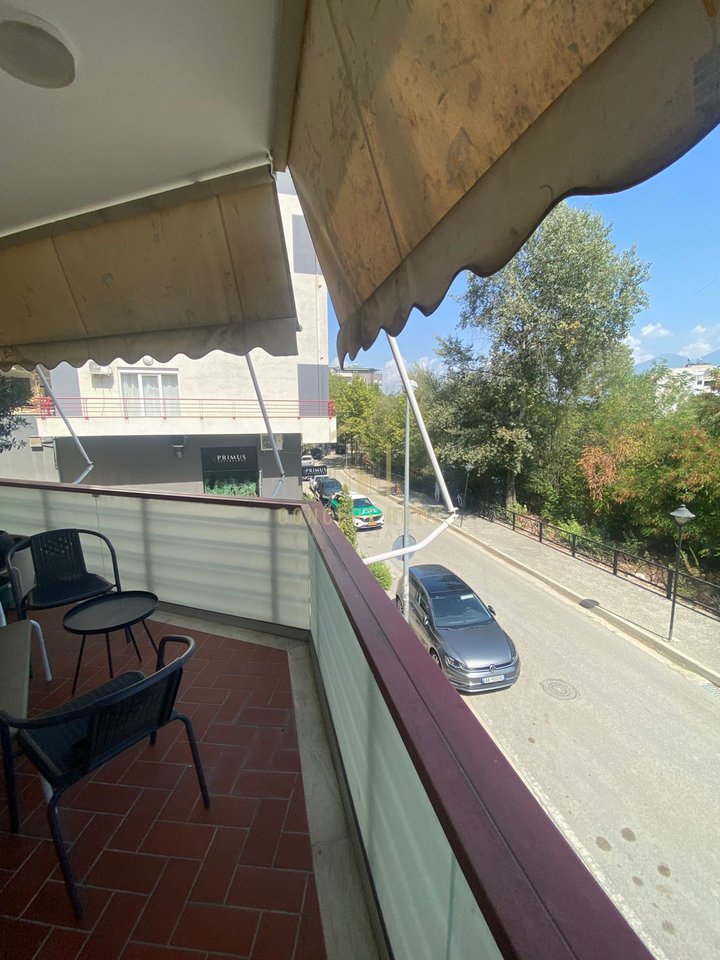 Apartament 2+2 Me Qira në Liqeni i Thatë, Tiranë - 900€ | 105 m²