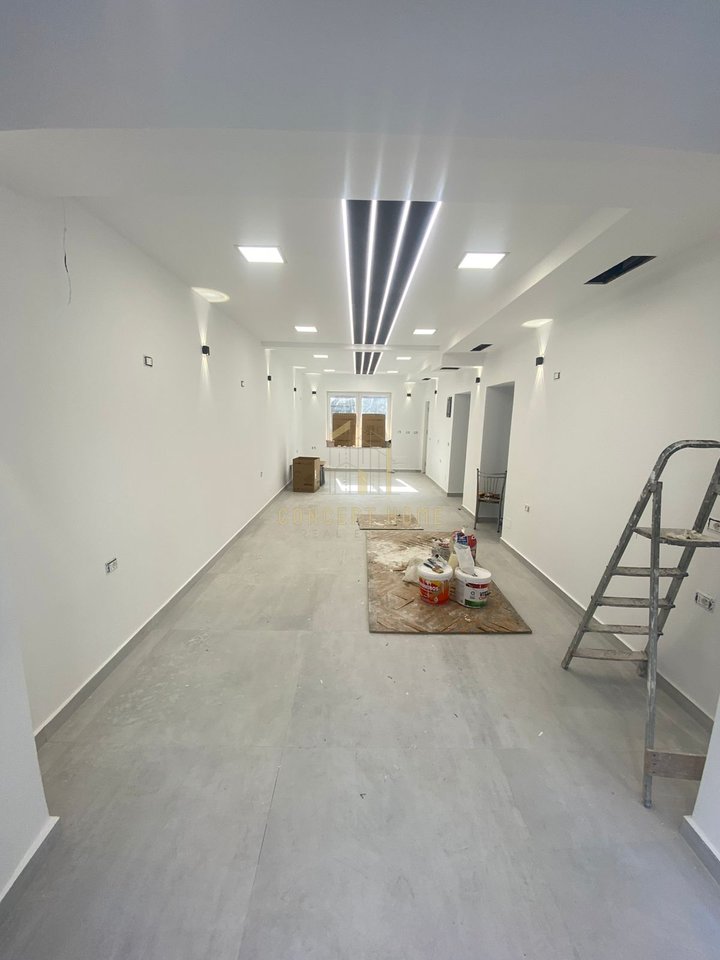 Shop For Rent on Durrës Street, Tirana - 5000€ | 150 m²
