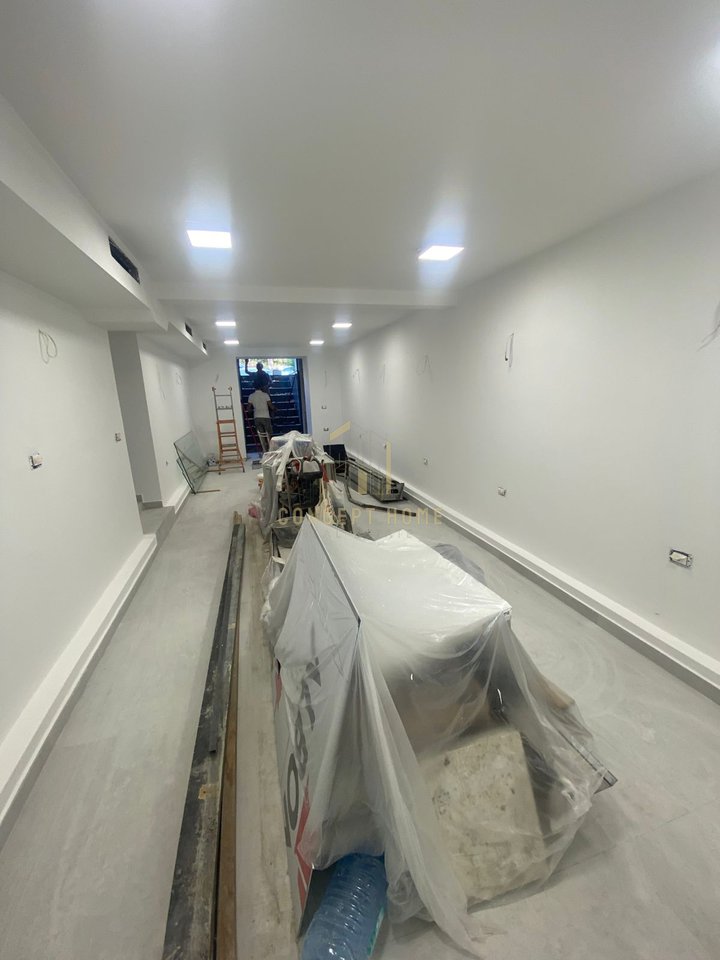 Shop For Rent on Durrës Street, Tirana - 5000€ | 150 m²