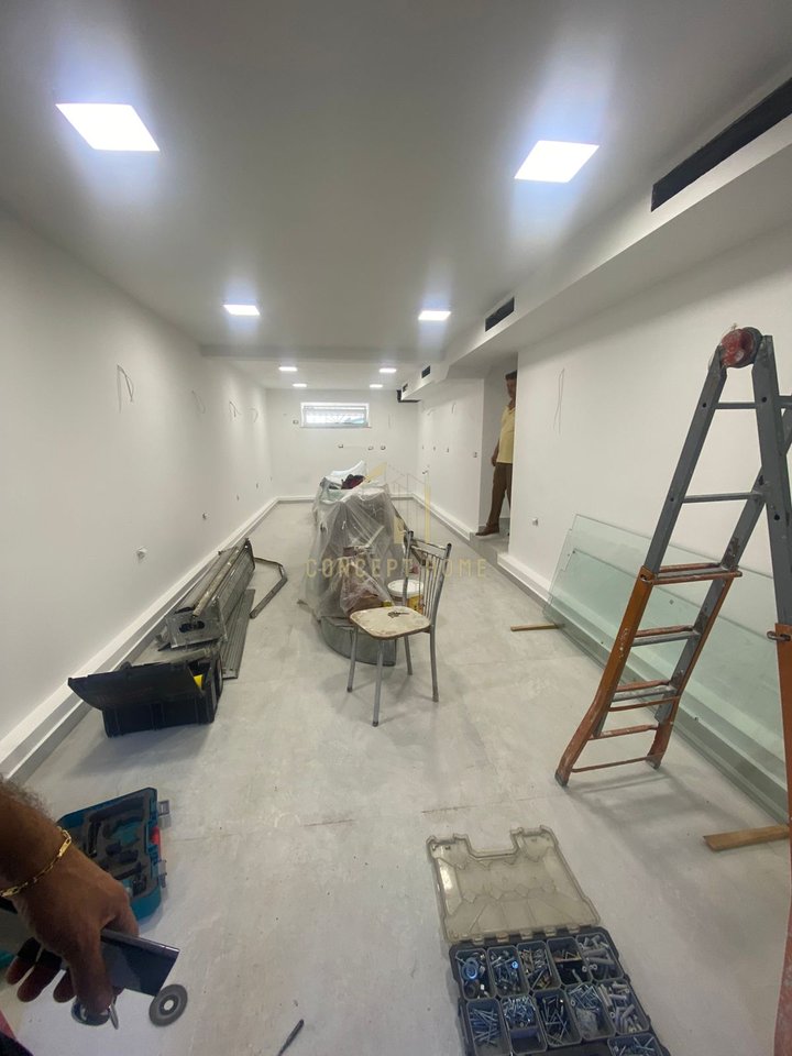 Shop For Rent on Durrës Street, Tirana - 5000€ | 150 m²