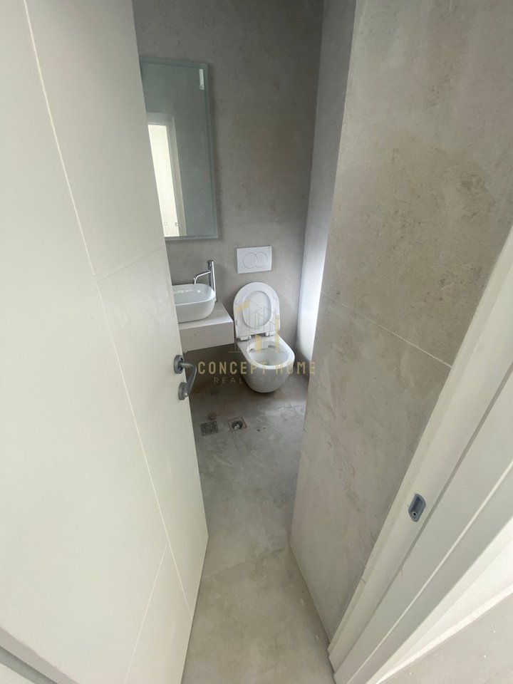 Shop For Rent on Durrës Street, Tirana - 5000€ | 150 m²