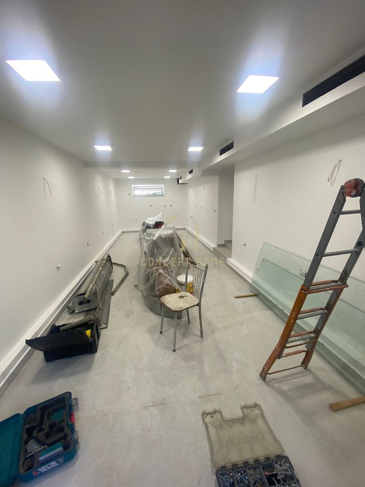 Shop For Rent on Durrës Street, Tirana - 5000€ | 150 m²
