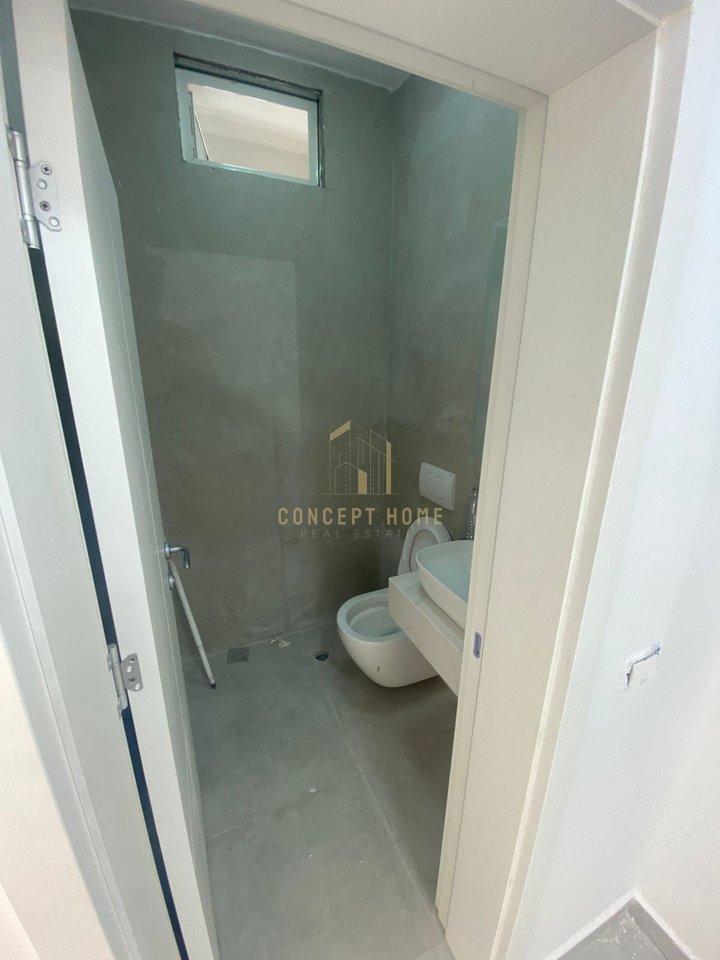 Shop For Rent on Durrës Street, Tirana - 5000€ | 150 m²