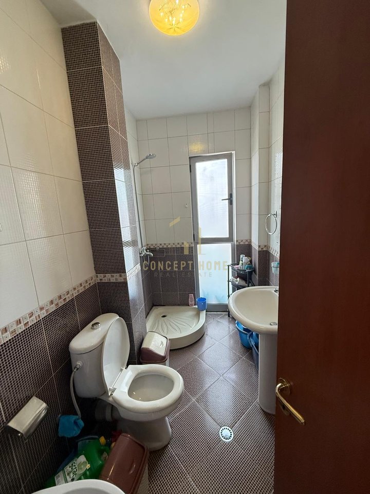Appartamento 2+1+2 in vendita a Komuna e Parisit