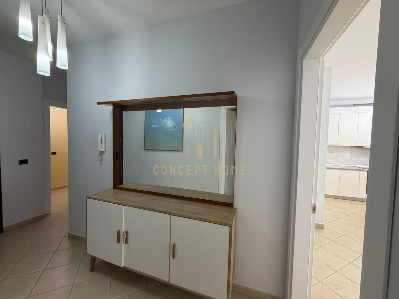 Jepet me qera apartament 2+1+2 ne Qender