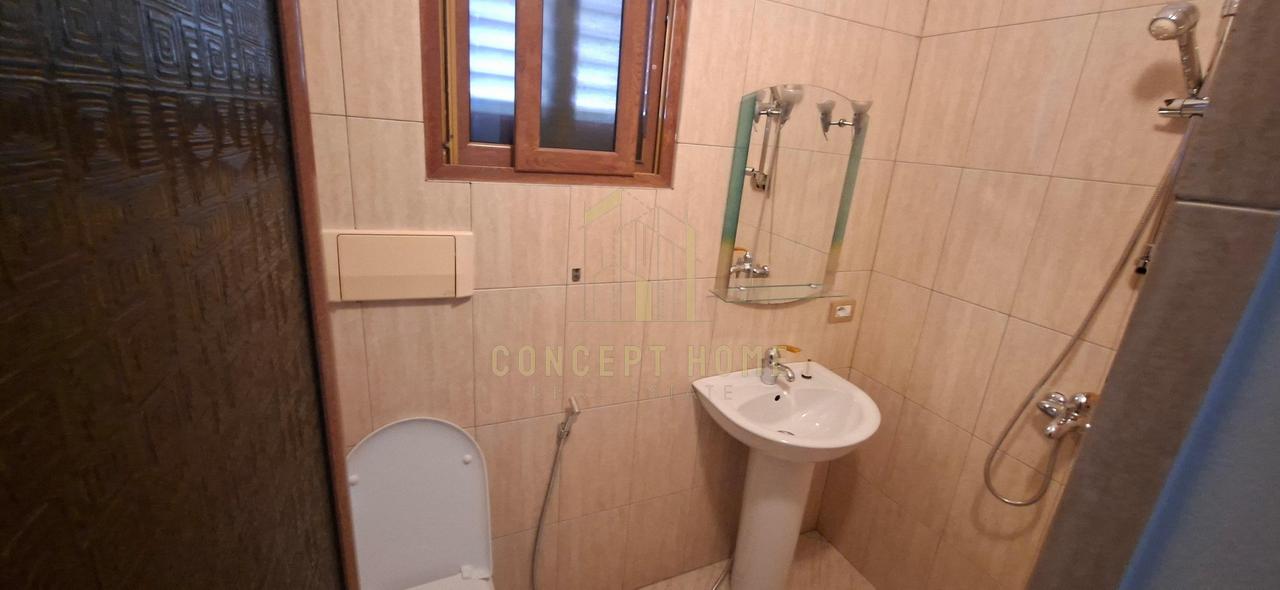 Jepet me qera apartament 3+1+2 tek Rruga e Elbasanit
