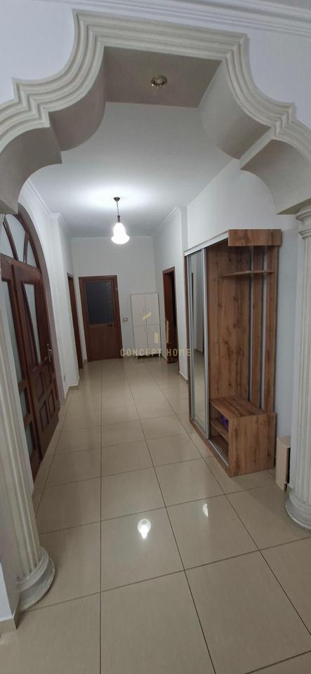 Jepet me qera apartament 3+1+2 tek Rruga e Elbasanit