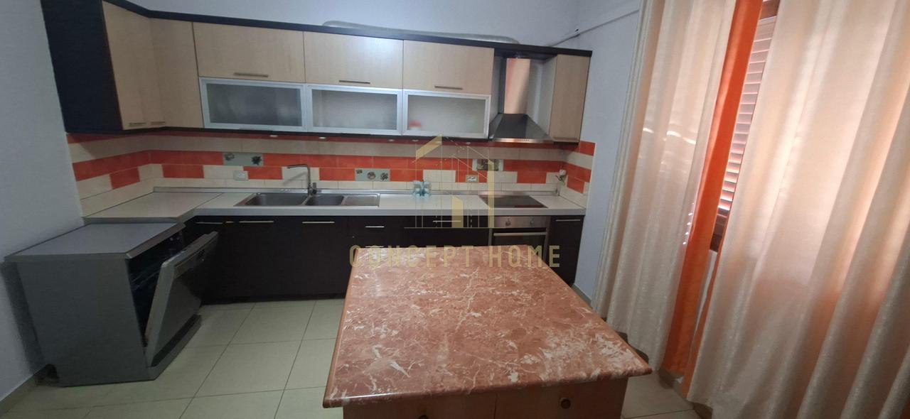 Jepet me qera apartament 3+1+2 tek Rruga e Elbasanit