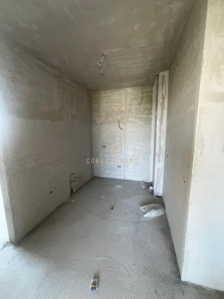 Shitet apartament 3+1+2 ne Kamez