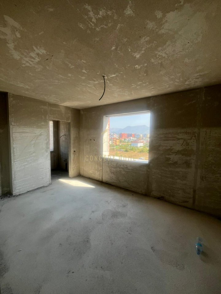 Shitet apartament 3+1+2 ne Kamez