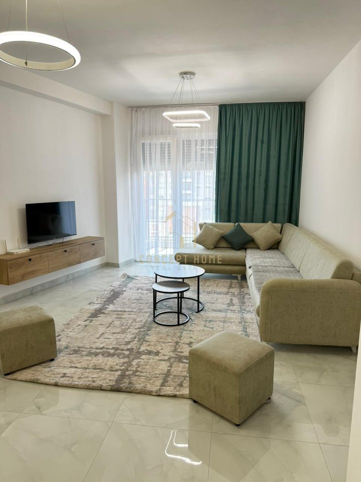 Affittasi appartamento 2+1+2 ad Astir