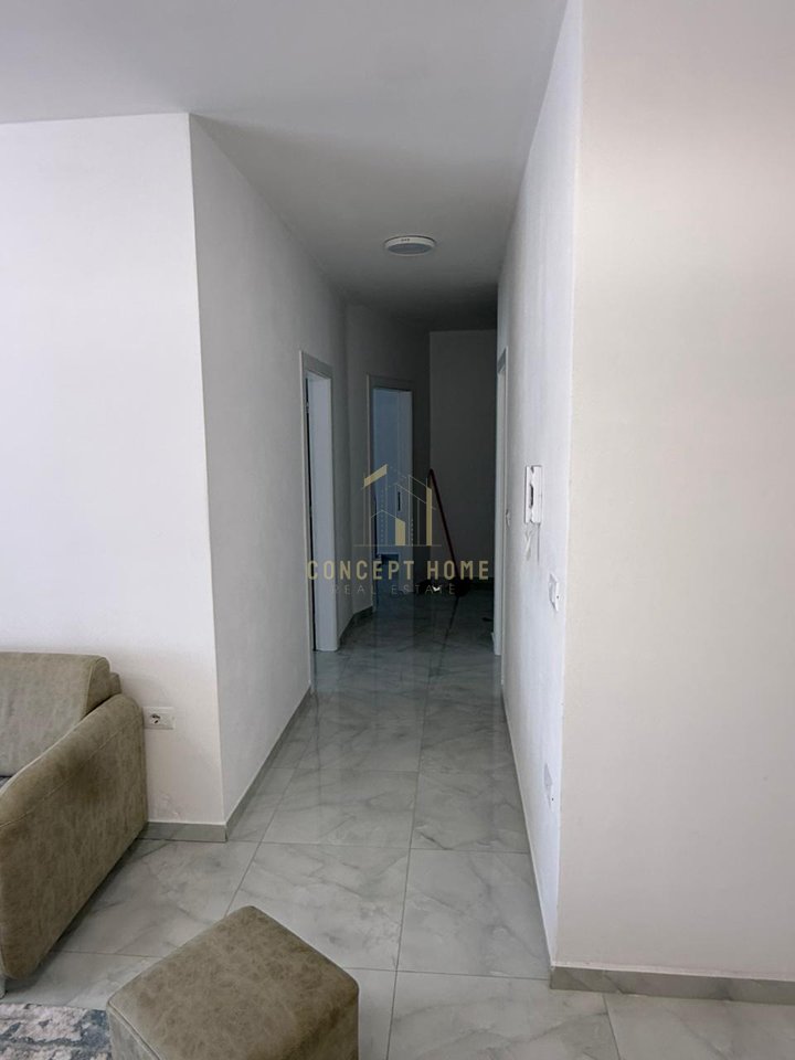 Affittasi appartamento 2+1+2 ad Astir