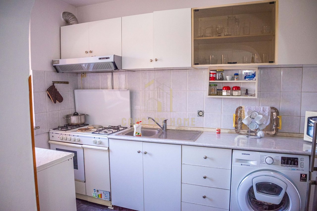 Jepet me qera apartament 2+1 tek Pazari i Ri