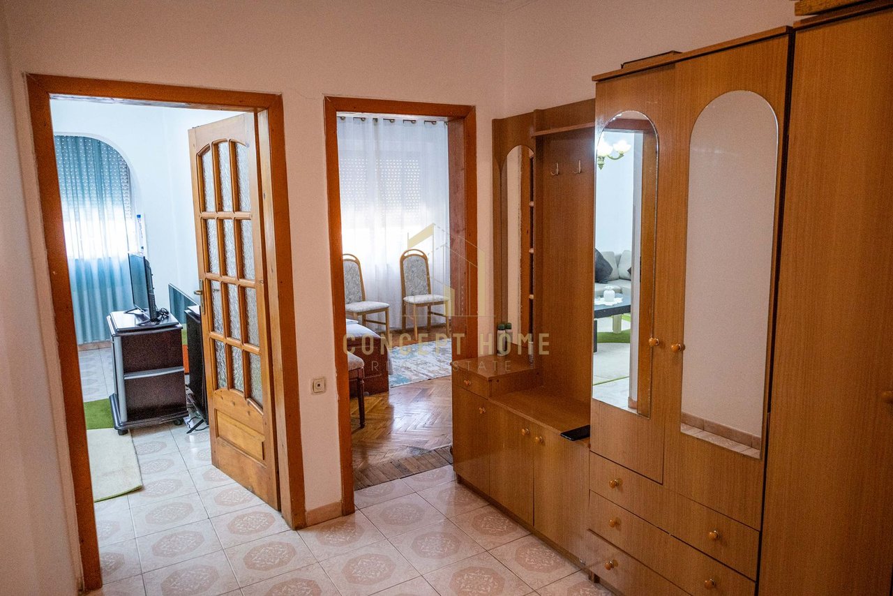 Jepet me qera apartament 2+1 tek Pazari i Ri