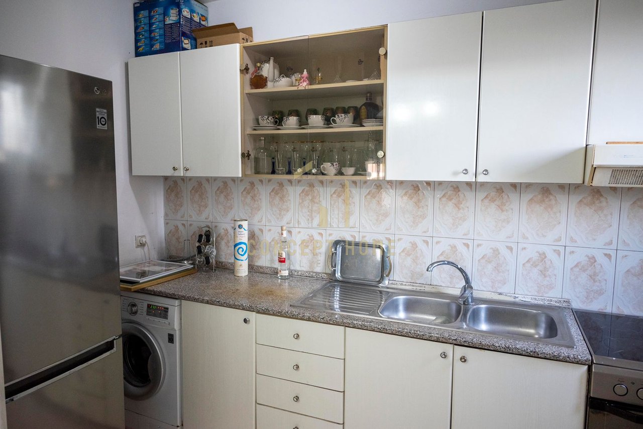 Jepet me qera apartament 2+1 tek Pazari i Ri