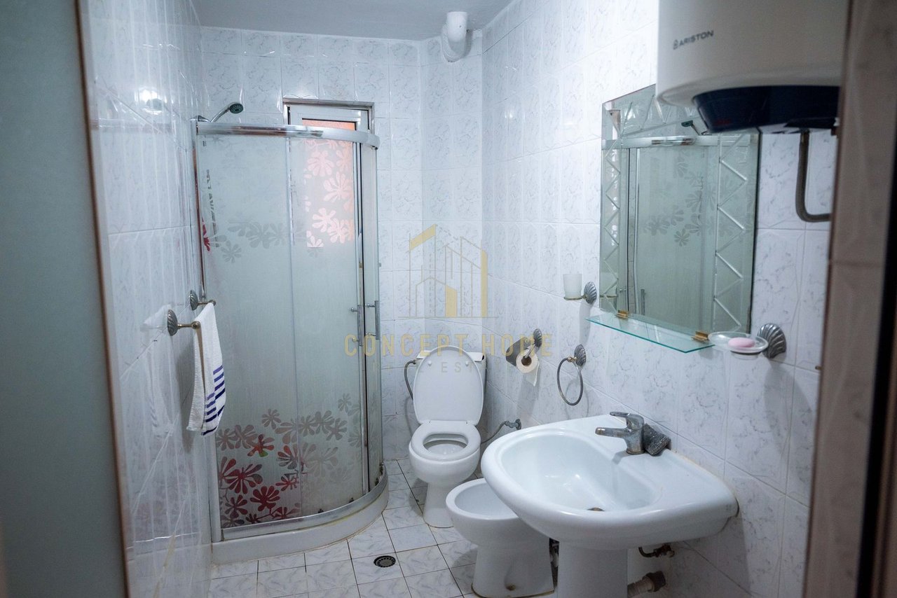 Jepet me qera apartament 2+1 tek Pazari i Ri