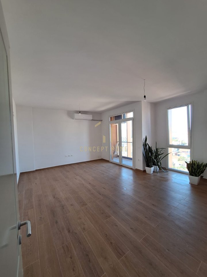 Jepet me qera Apartament 1+1 Bulevard i Ri