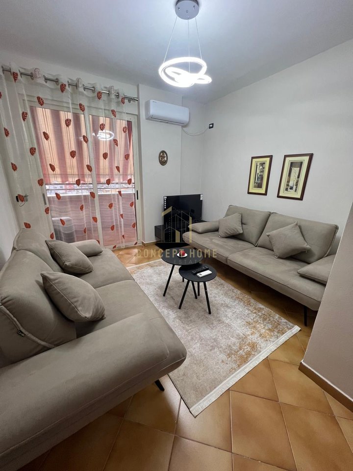 Jepet apartament me qera 1+1 tek ish Blloku
