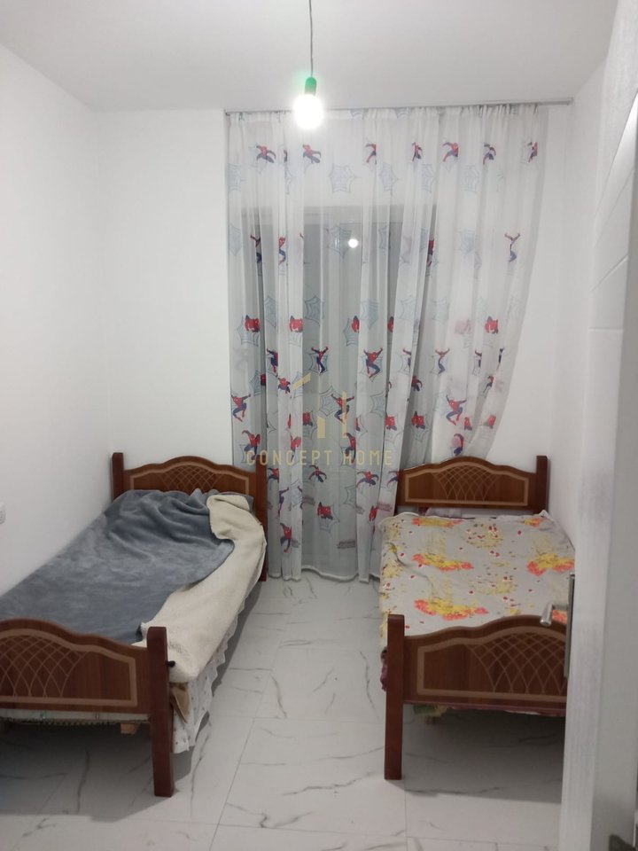 Shitet Apartament 2+1+2 ne Kamez