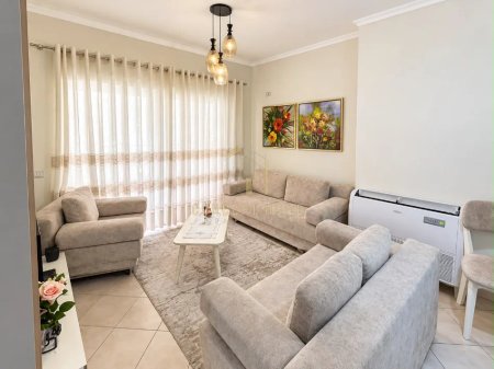 Apartment 2+1+2 for rent in Komune te Parisit