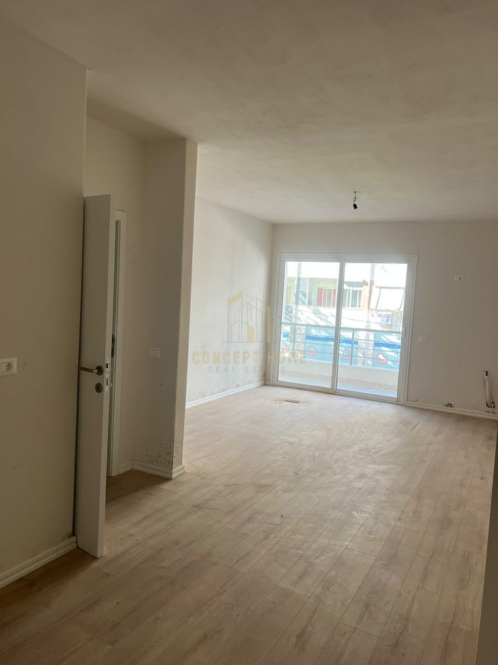 Jepen me qera 3 apartamente ne Yzberisht per ambiente biznesi