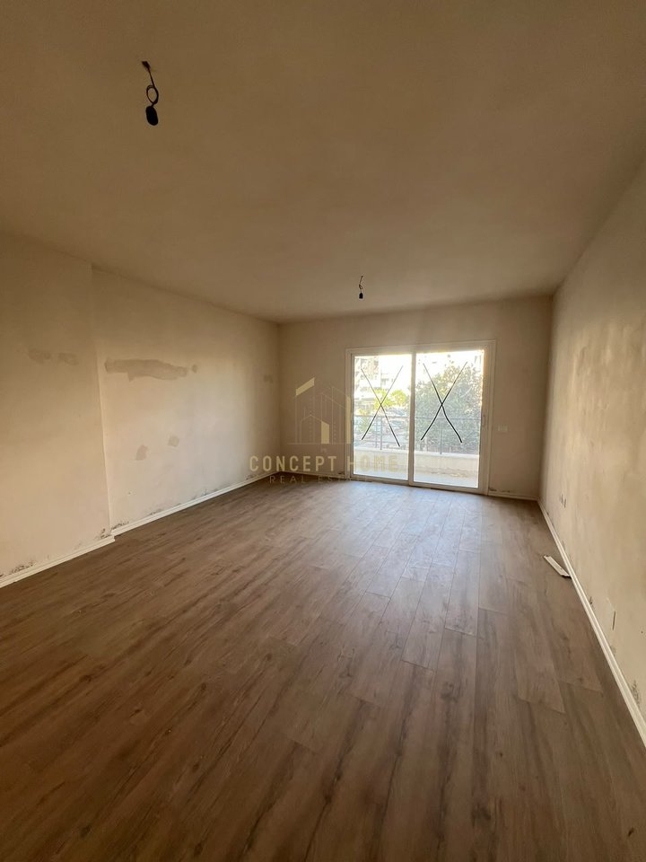 Jepen me qera 3 apartamente ne Yzberisht per ambiente biznesi