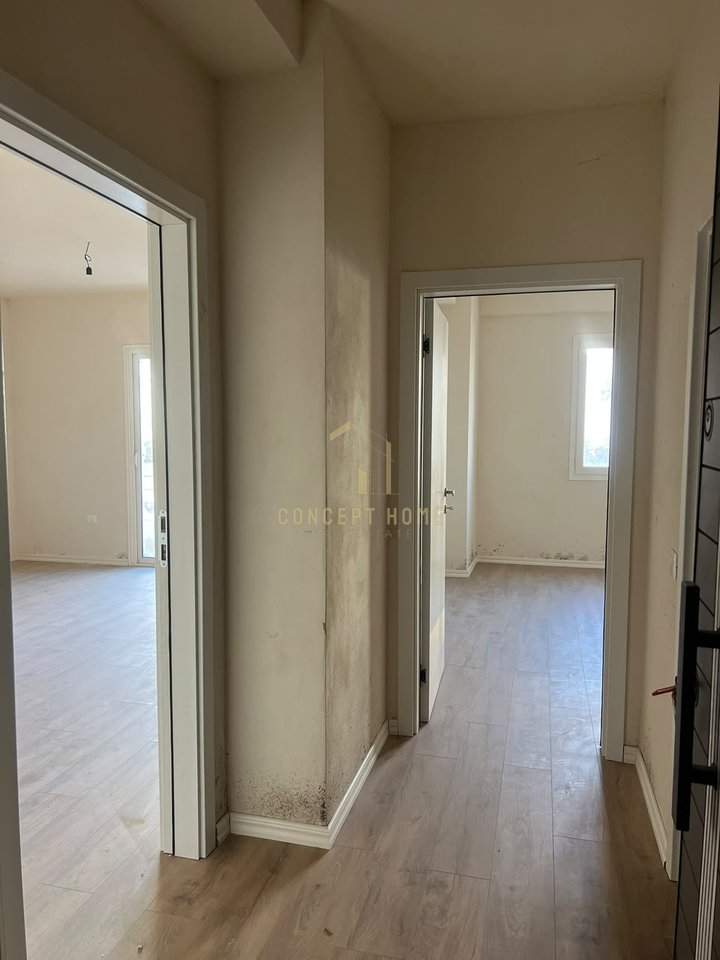 Jepen me qera 3 apartamente ne Yzberisht per ambiente biznesi