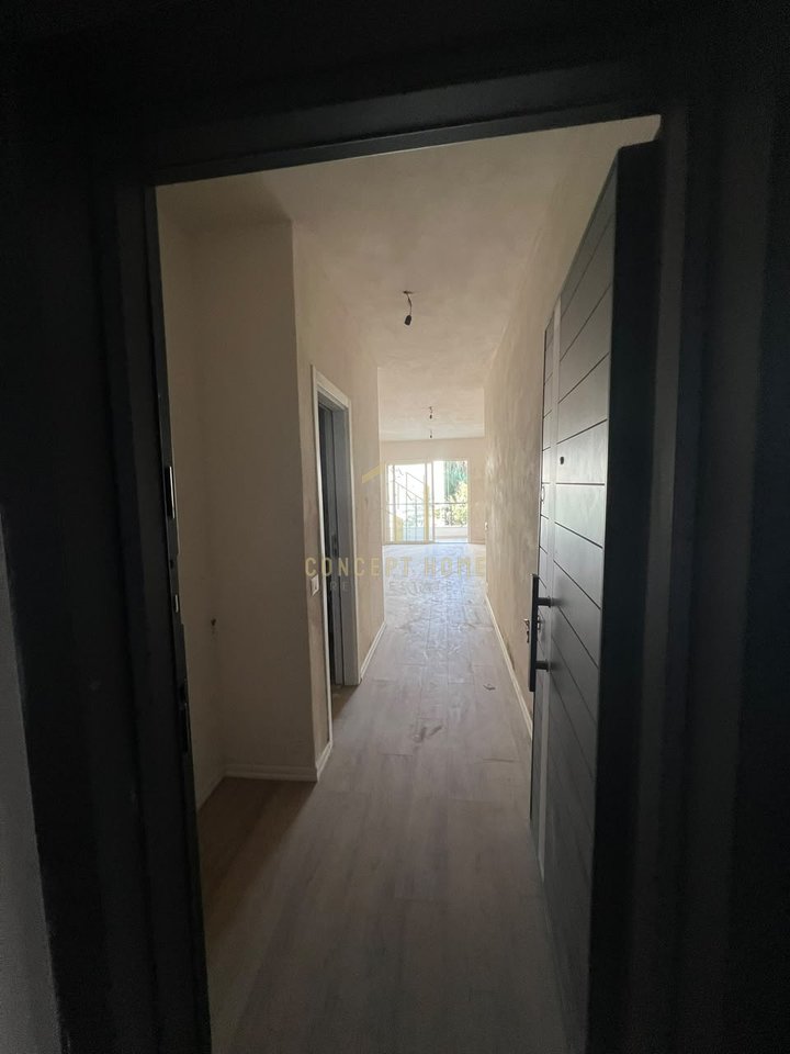 Jepen me qera 3 apartamente ne Yzberisht per ambiente biznesi