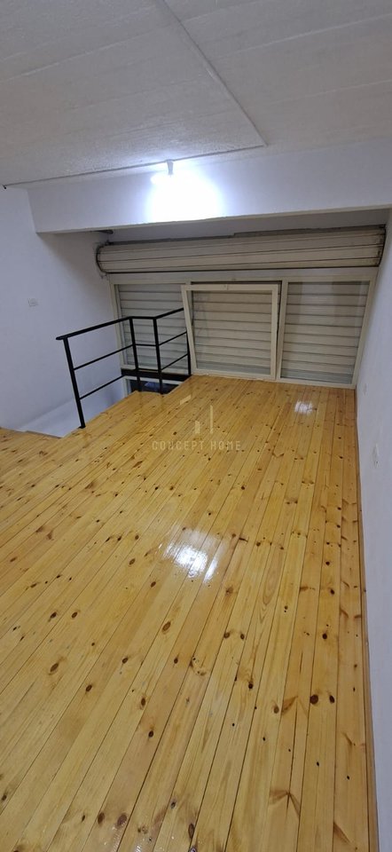 Duplex business premises for rent at the former Aviation Field.
