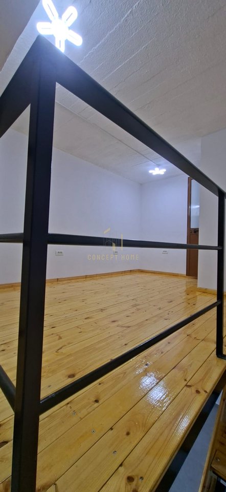 Duplex business premises for rent at the former Aviation Field.