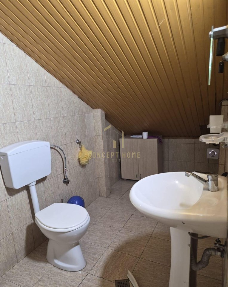 Casa privata in affitto/papafingo 2+1 a Rrethi i shkozes
