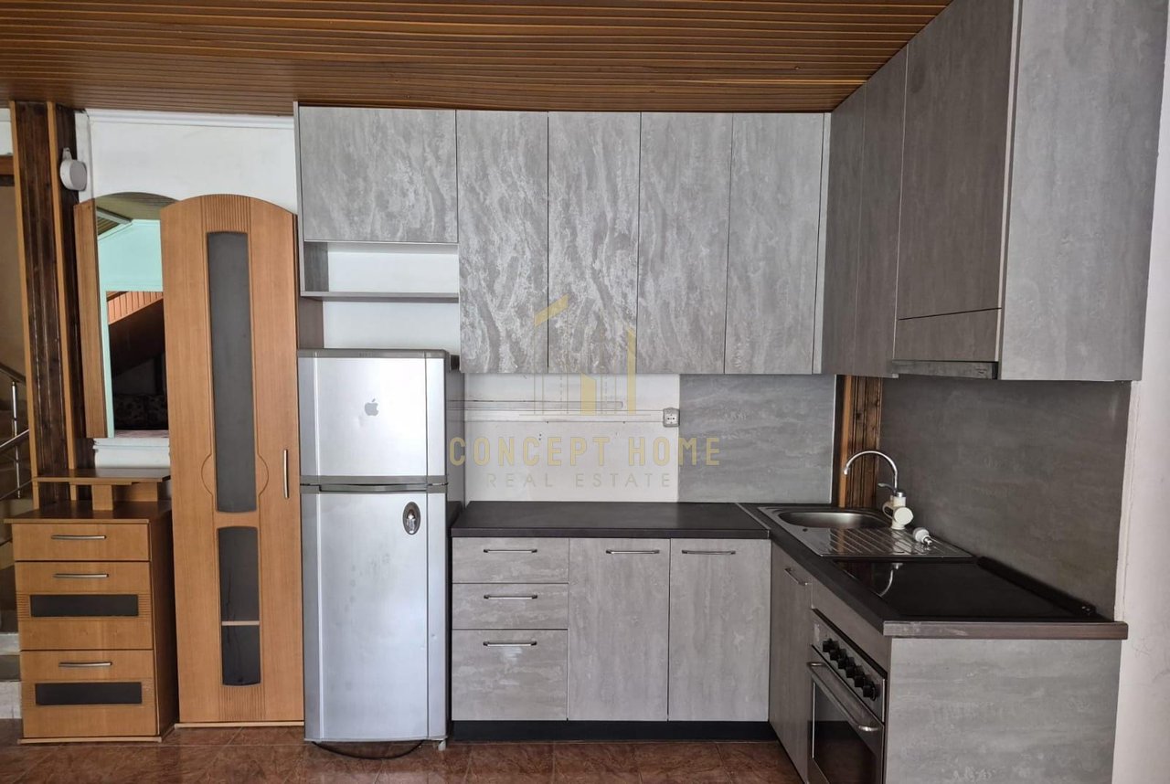 Casa privata in affitto/papafingo 2+1 a Rrethi i shkozes
