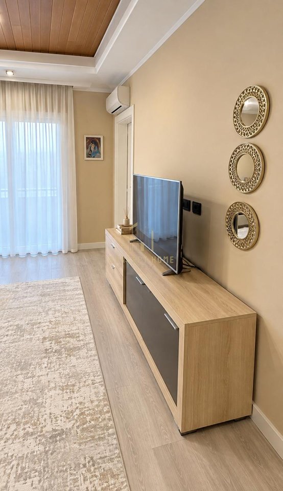 2 Apartments for rent in the Center