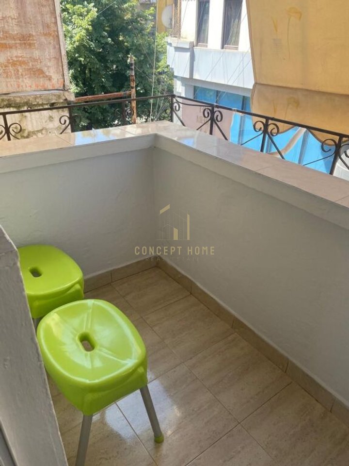 Jepet me qera apartament 1+1 ne Bllok.