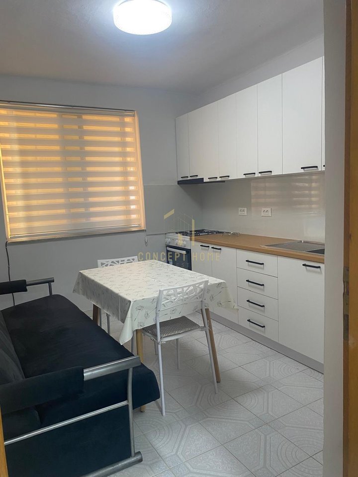 Jepet me qera apartament 1+1 ne Bllok.