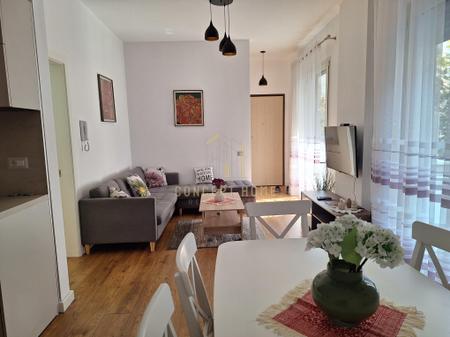 Jepet me qera Apartament 2+1+2 tek Rruga Elbasanit