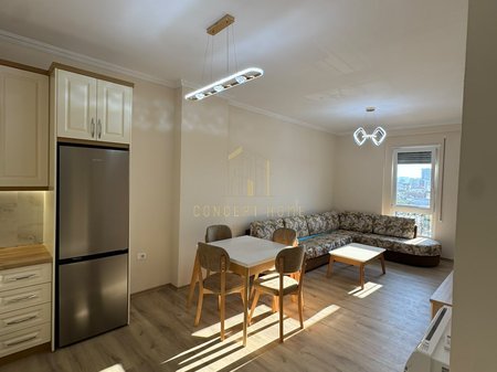 Jepet me qera Apartamenti 1+1 ne 5-Maj