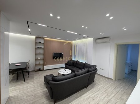 Jepet me qera Apartamenti 1+1 ne Qender