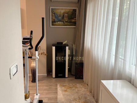 Shitet  Apartament 2+1+2 tek Stadiumi Dinamo
