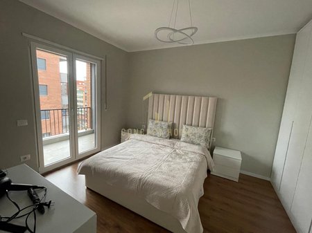 Apartment 1+1 for sale in Kamez
