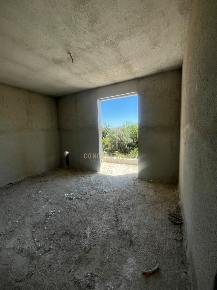 Shitet Apartament 2+1 ne Kamez