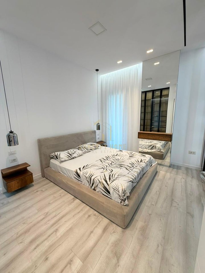 Apartment 2+1 for rent at Rruga e Dibres