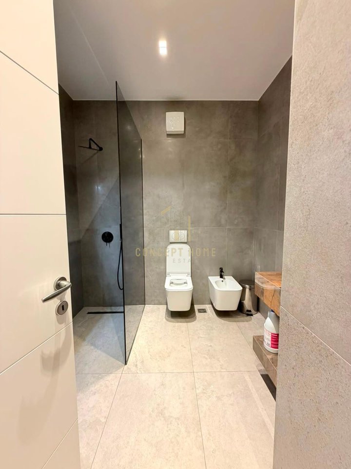 Apartment 2+1 for rent at Rruga e Dibres
